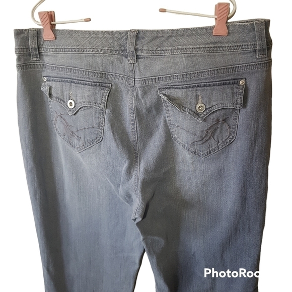 Nine & Company by Nine West High Rise Wide Leg Jeans - Picture 4 of 10